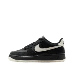 Air Force 1 LV8 2