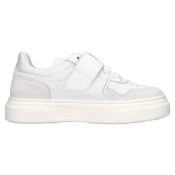Baskets en cuir et daim