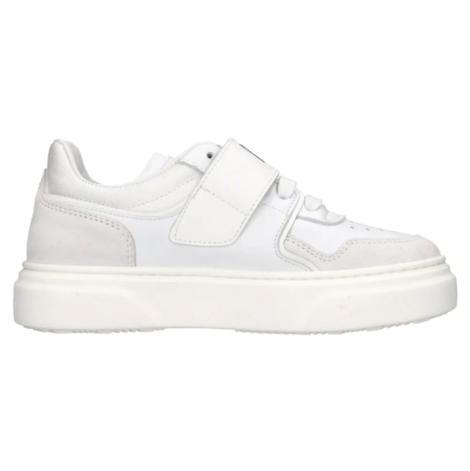 Baskets en cuir et daim