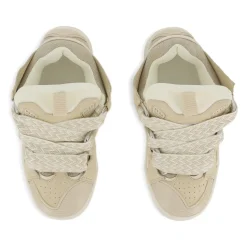 Baskets à lacets