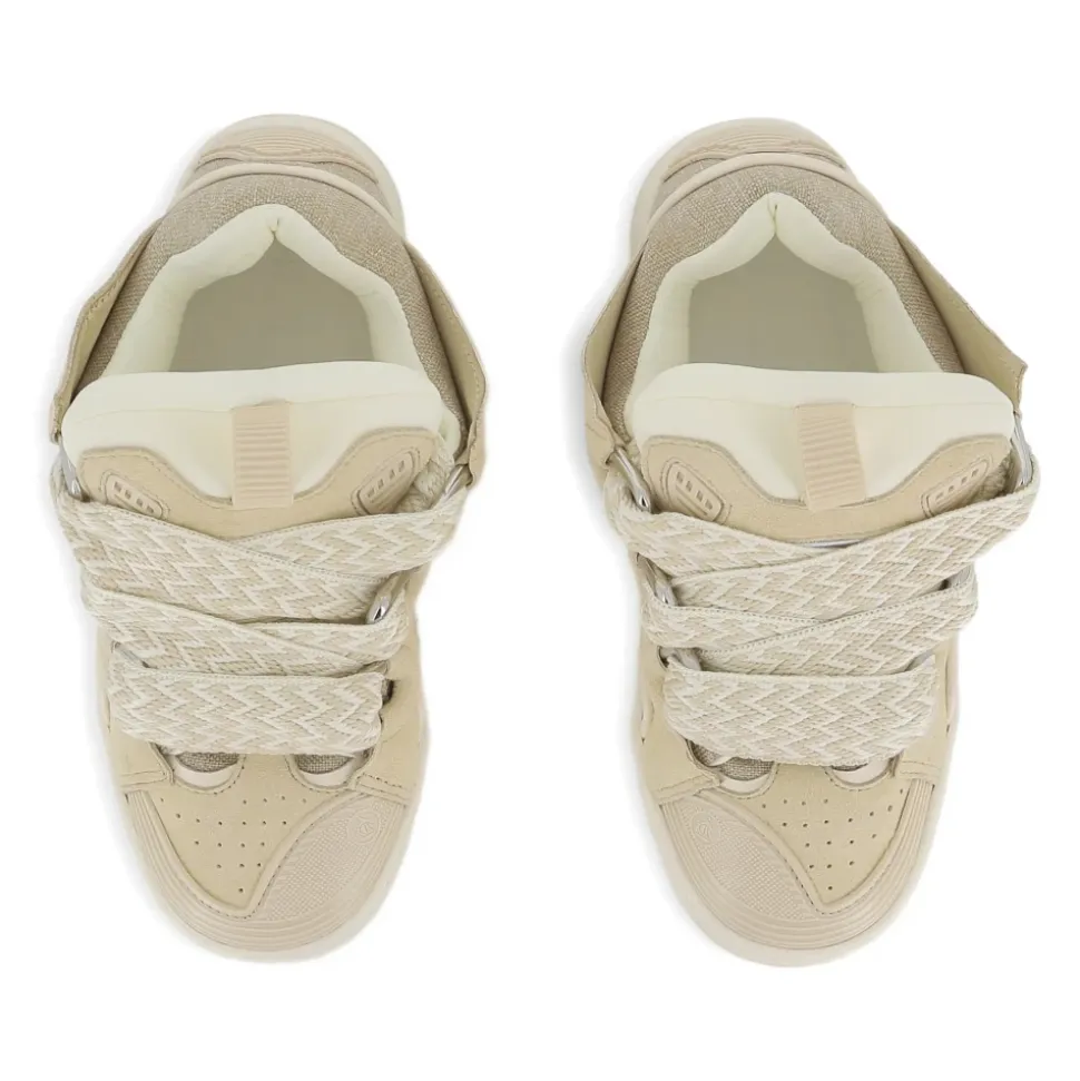 Baskets à lacets