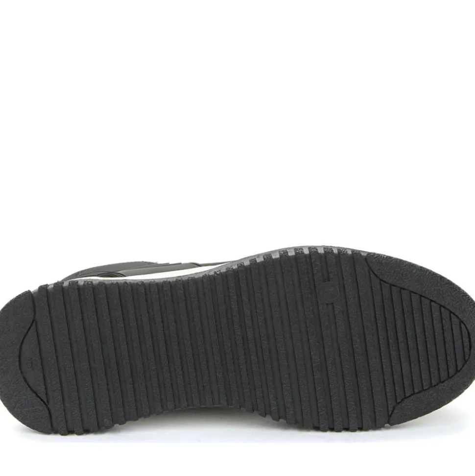 black casual closed leisure