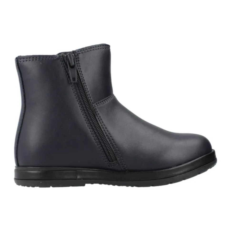 Bottes à la mode pour des tenues élégantes