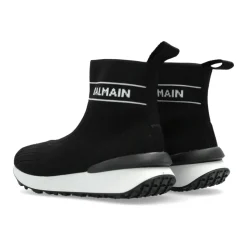 Chaussures de sport au-dessus de la cheville