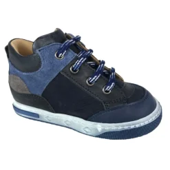 DES CHAUSSURES