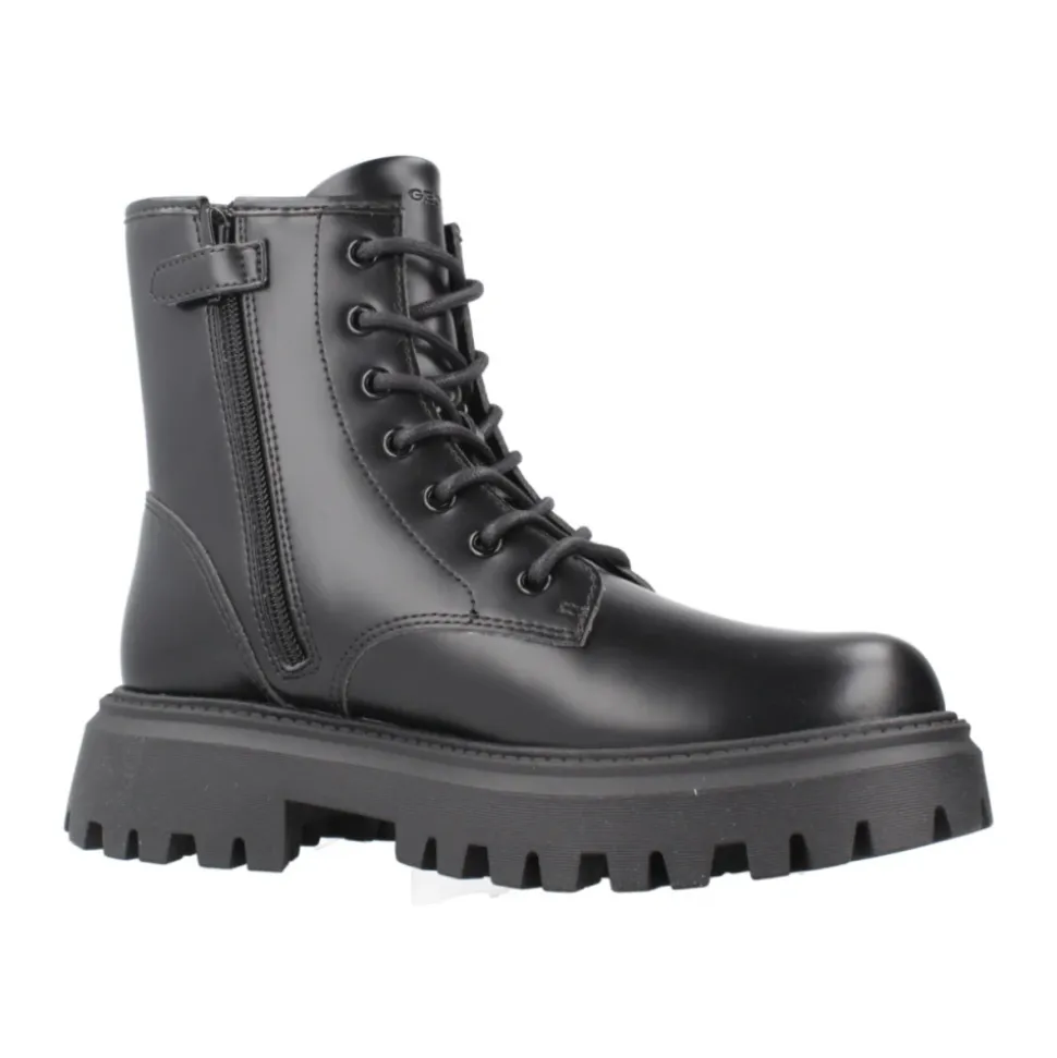J Maquinnens Boot