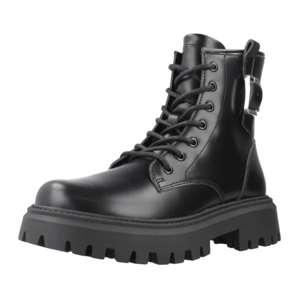 J Maquinnens Boot