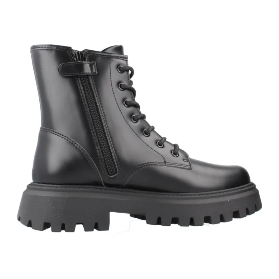 J Maquinnens Boot