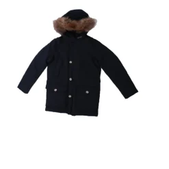 Manteau à Capuche Bleu avec Bordure en Fourrure