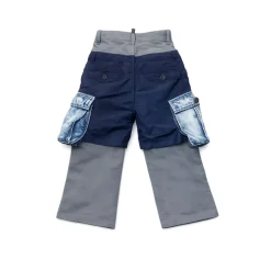 Pantalon en denim avec poches, double boutonnage et jambe droite