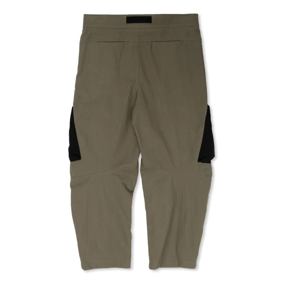 Pantalon style cargo
