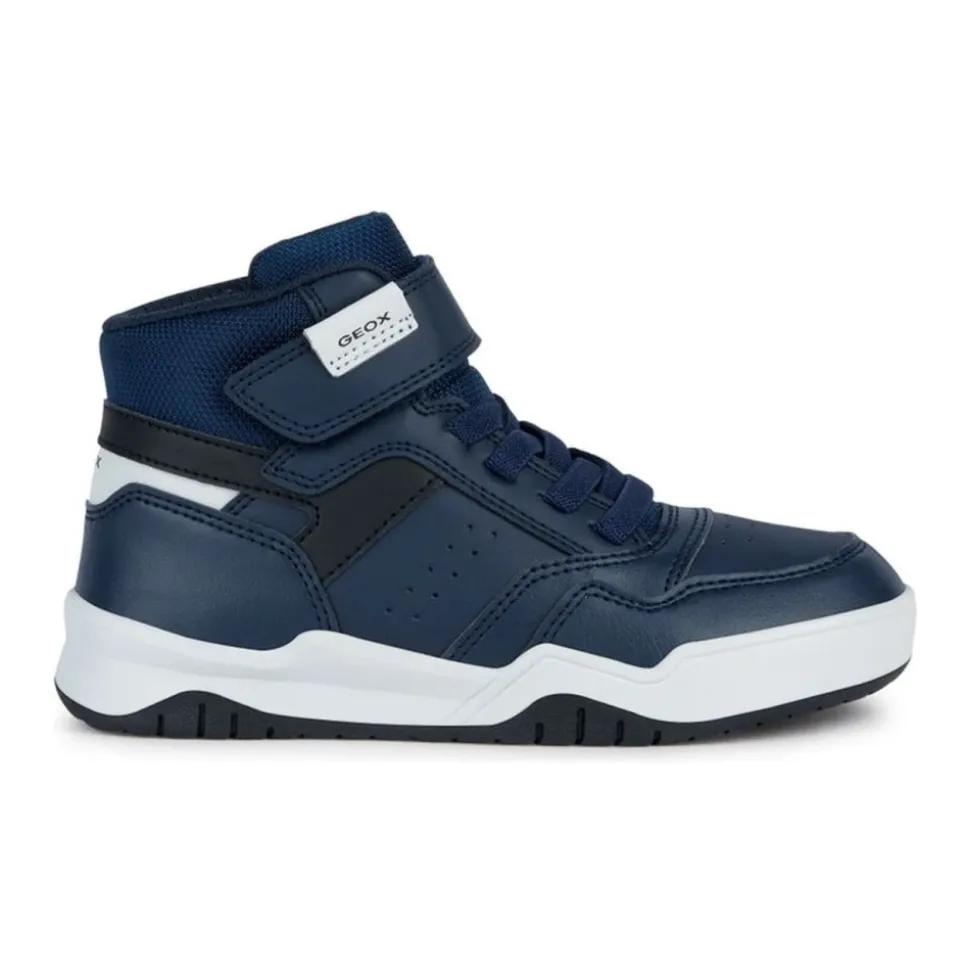 Perth Sneakers