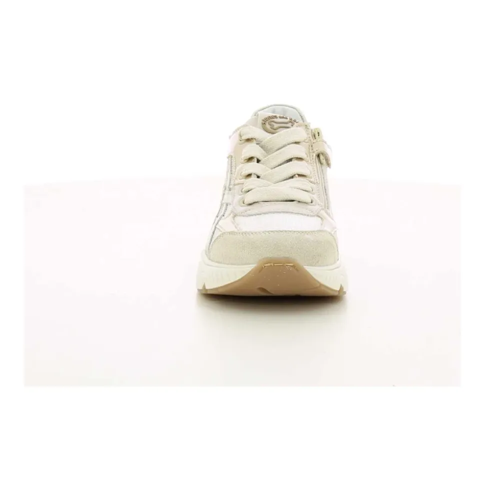 POKES Sneakers