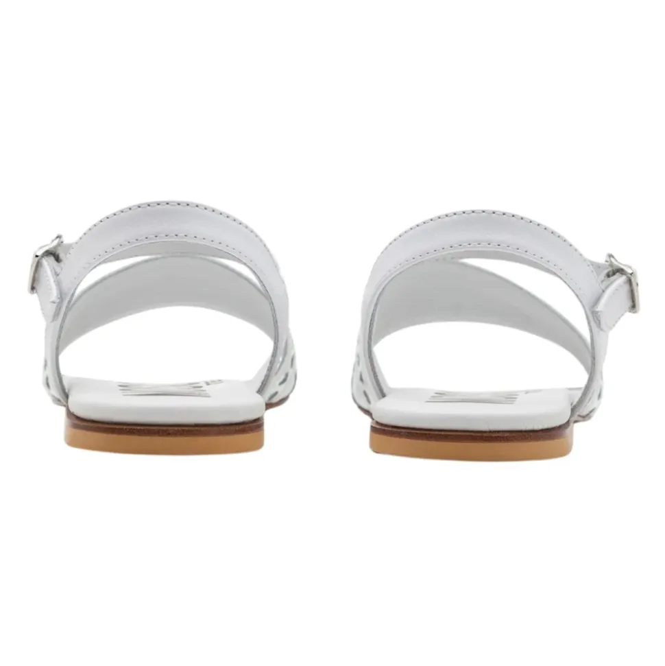 Sandale en cuir à cœur perforé