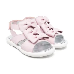 Sandales en cuir verni avec nœuds