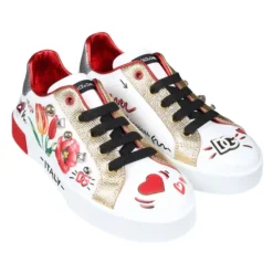 Sneakers à imprimé graffiti et pierres précieuses